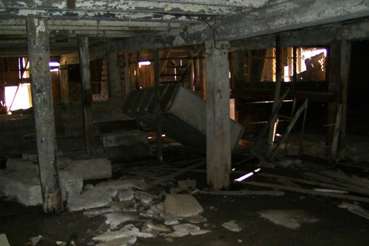 Inside an abandoned Helltown barn
Photo: flickr.com/photos/ohioforgot