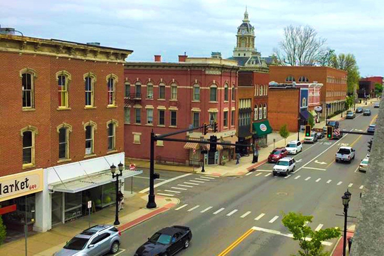 Cambridge
Located about 3 hours from Cincinnati
This tiny town is located in southeastern Ohio, at the foothills of the Appalachian Mountains. The town is in close proximity to popular parks and lakes like Salt Fork State Park, as well as Seneca Lake, the largest inland beach in Ohio, which attracts visitors throughout the year. Photo via cambridgeoh.org