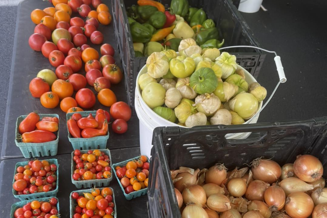 Fairfield Farmers Market 
​​411 Wessel Dr., Fairfield
Wednesdays 4-7 p.m.
Almost all of the products sold at the Fairfield Farmers Market are grown or produced in Butler County. Vendors include local artisans like Antiquity Teahouse, Graybeal Wood Works and Pickled Paradise.