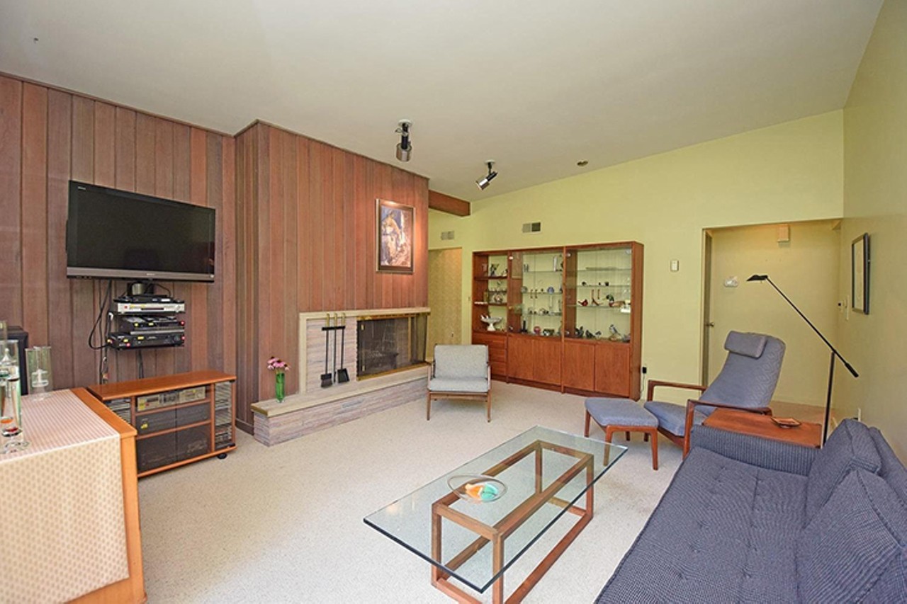 A Midcentury Modern Time Capsule Is on the Market in Anderson Township for $285K