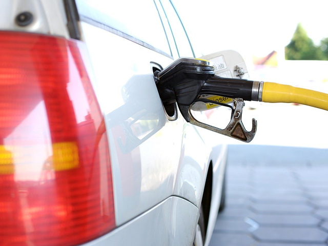 How much will you pay for gas during your July 4 road trip around Cincinnati?