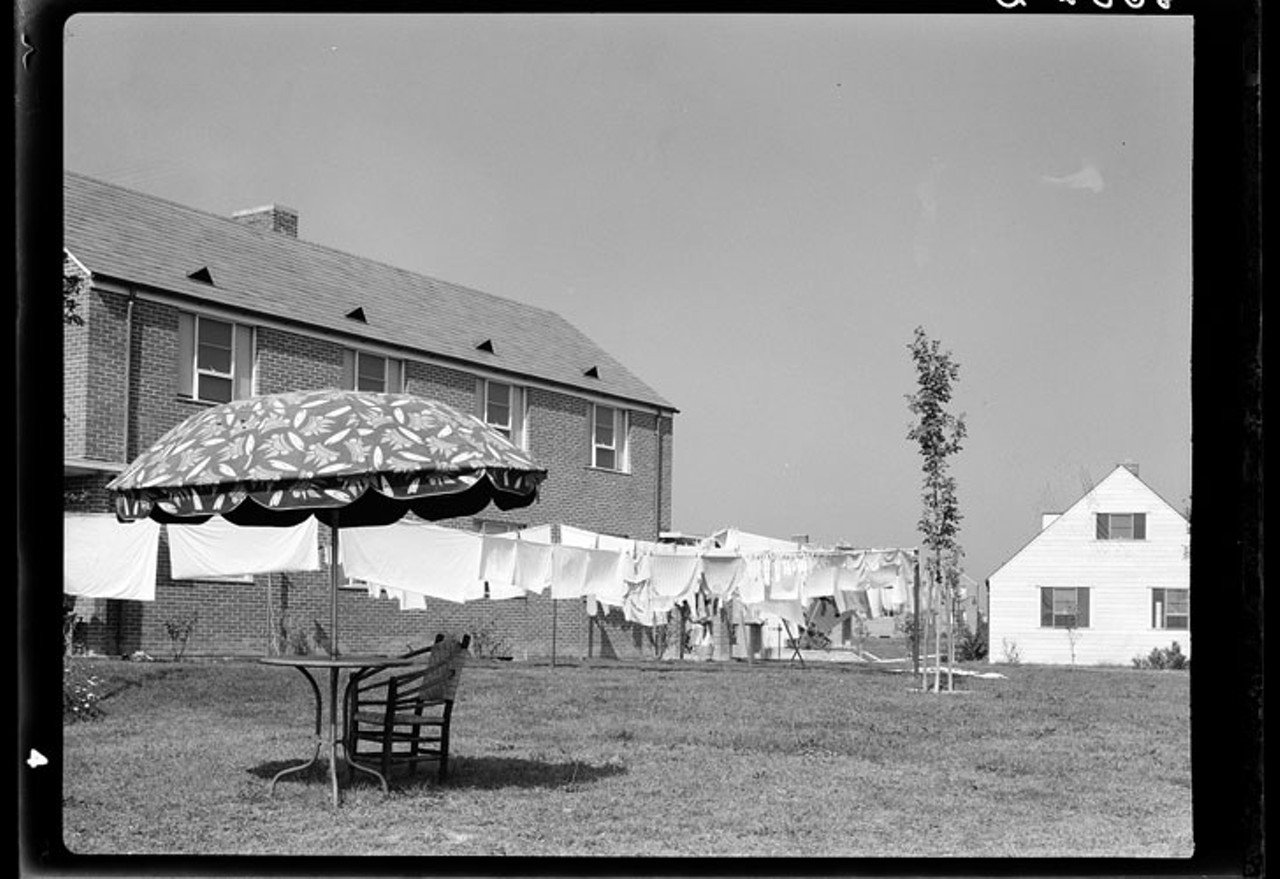 Laundry and patio set in Greenhills, 1938
Photo: Library of Congress