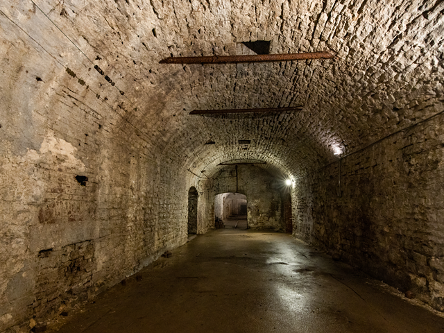 An underground lagering tunnel