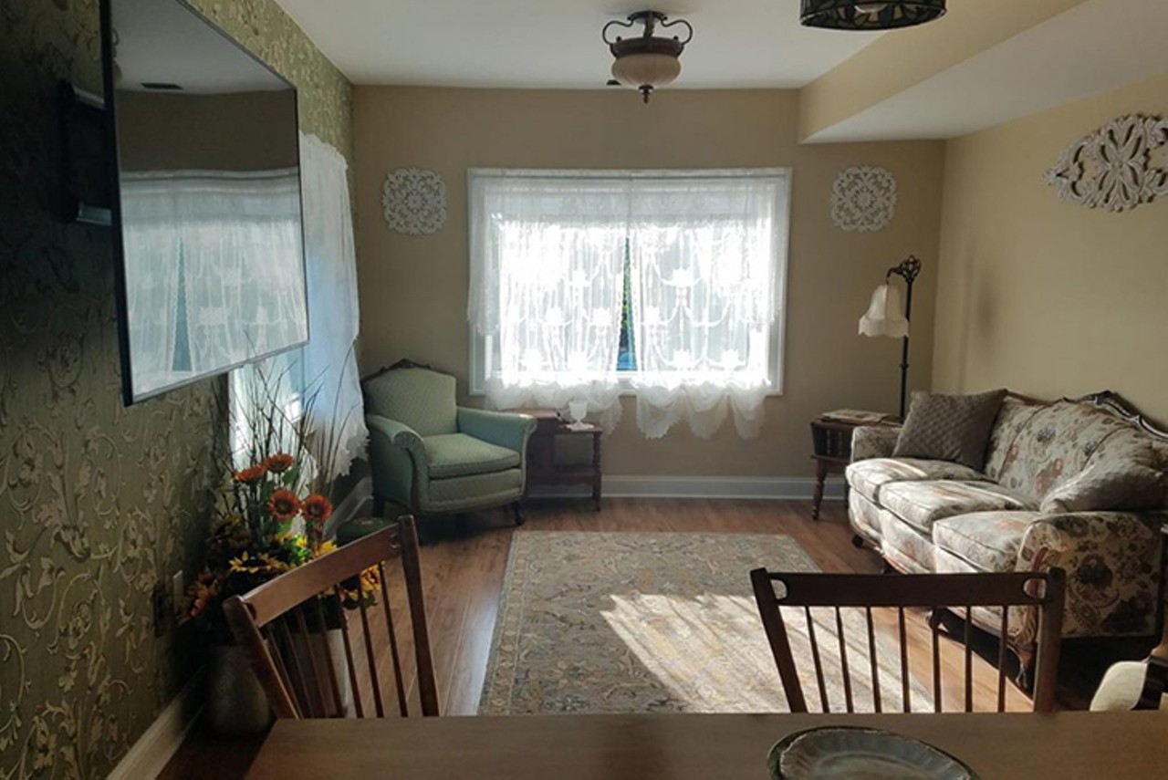 Stolen Turkey Suite unit's living room at the Bumpus House