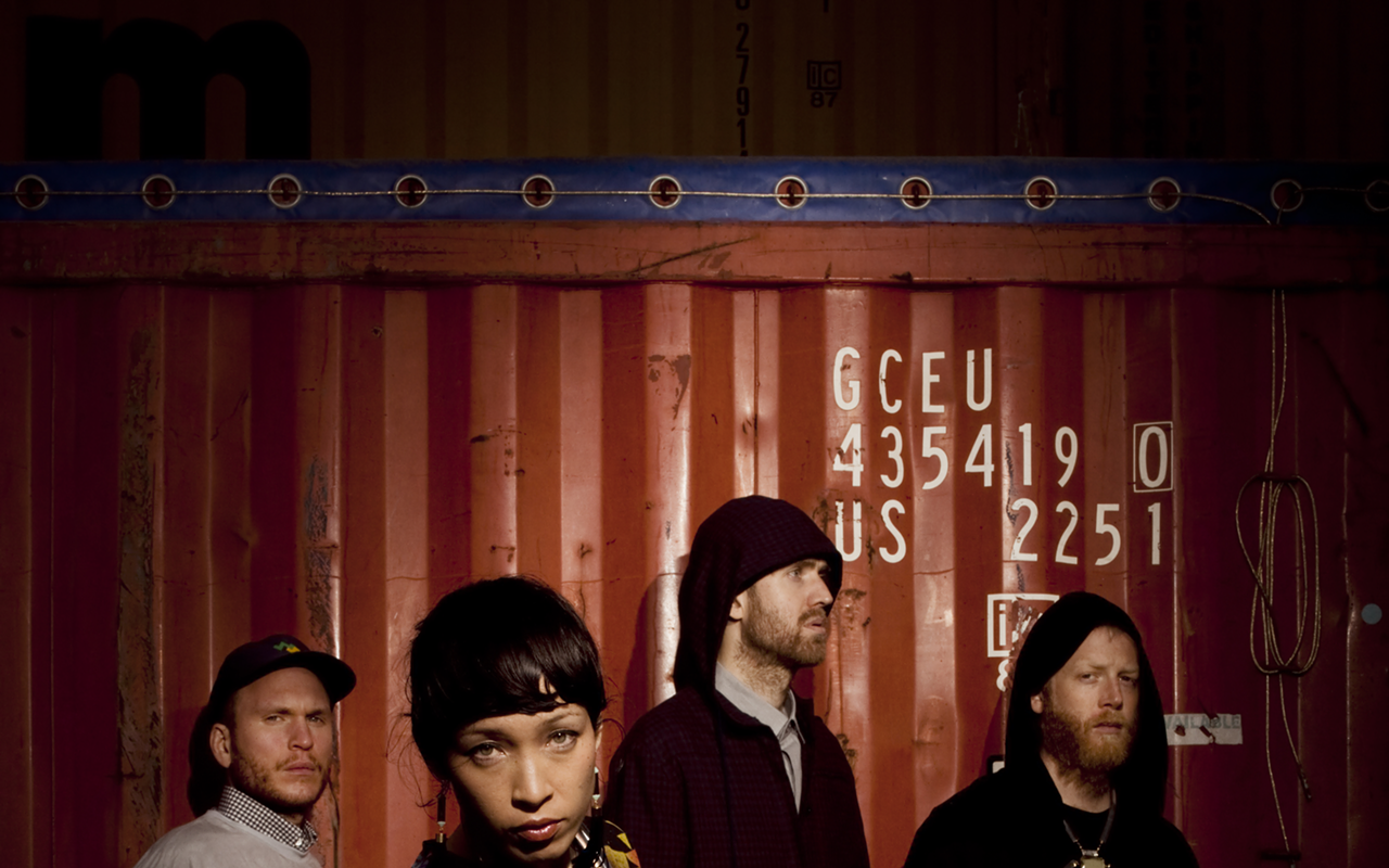 Little Dragon with Red Hot Chili Peppers