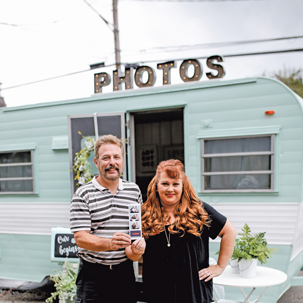 Local couple specializes in vintage decorations and photo booths