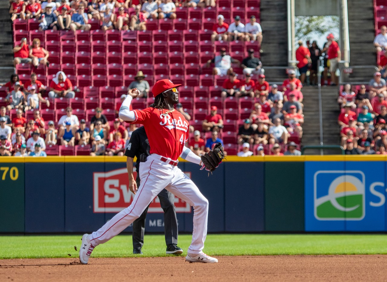 Elly De La Cruz throwing the runner out at first base in the first inning of the Cincinnati Reds' game against the Seattle Mariners on Sept. 4, 2023.