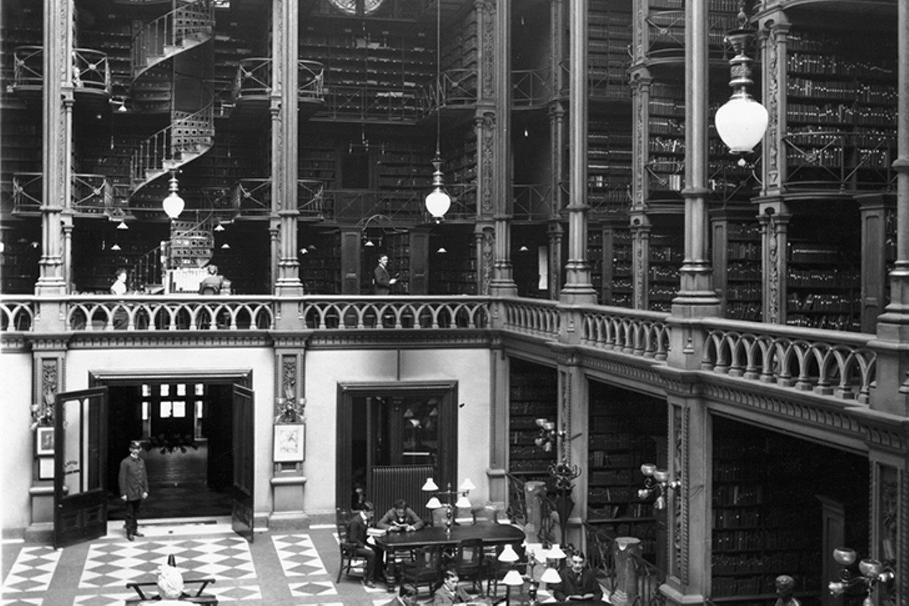 This image looks toward the front entrance of the "Old Main."
Photo: Courtesy of The Public Library of Cincinnati and Hamilton County Digital Archives