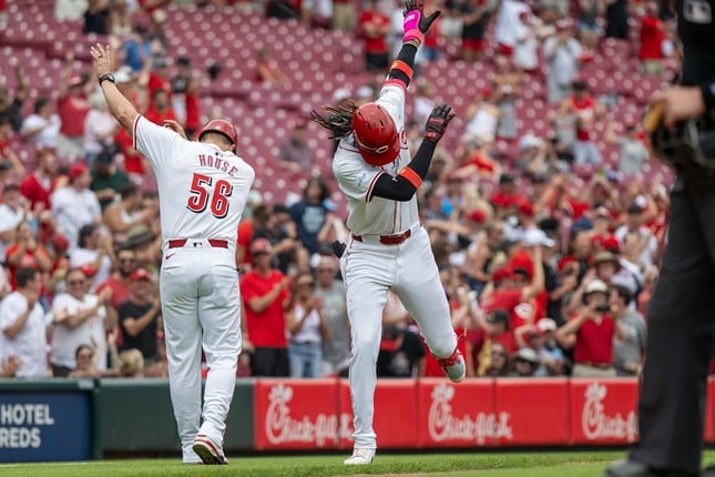 Elly De La Cruz celebrates home run with a dab with coach J.R. House | Cincinnati Reds vs. Miami Marlins | July 14, 2024