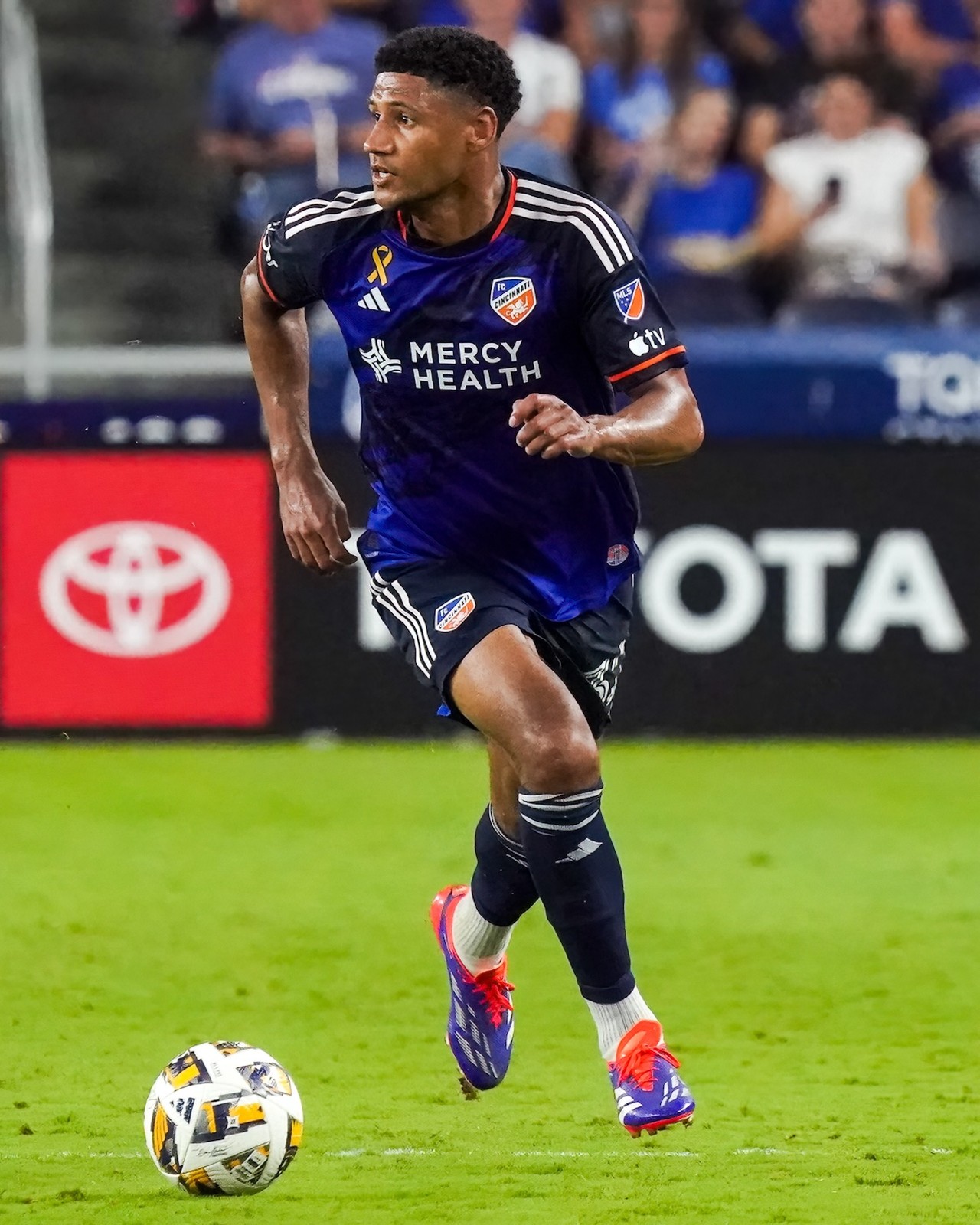 FCC defender Ian Murphy looks for passing options | FC Cincinnati vs. CF Montreal | Aug. 31, 2024