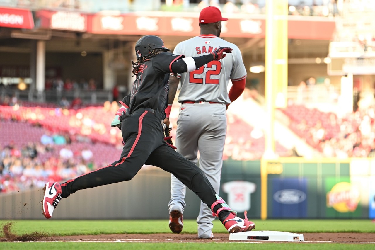 Elly De La Cruz rounding 1st base for a hit | Cincinnati Reds vs Los Angeles Angels | April 19, 2024