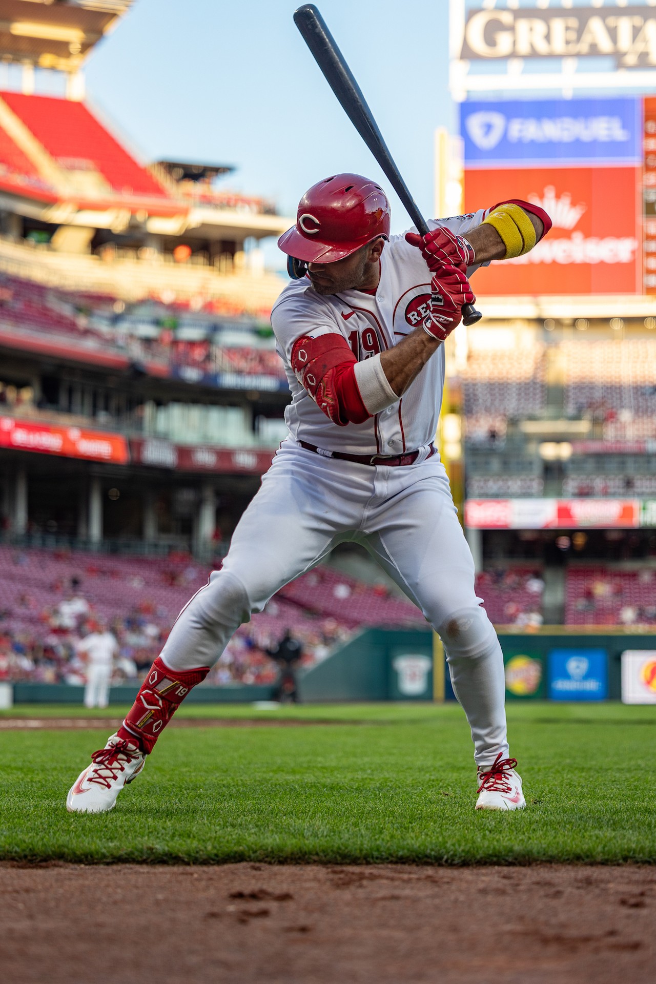 Joey Votto warms up before entering the on-deck circle | Cincinnati Reds vs. Minnesota Twins | Sept. 18, 2023
