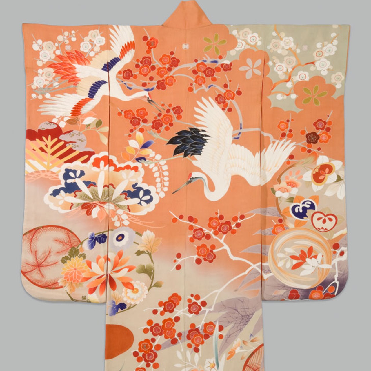 Silk kimono, early 20th century 
Cincinnati Art Museum; A gift from Eleanor Lee Hart's collection of Japanese art
Photo by Scott Hisey