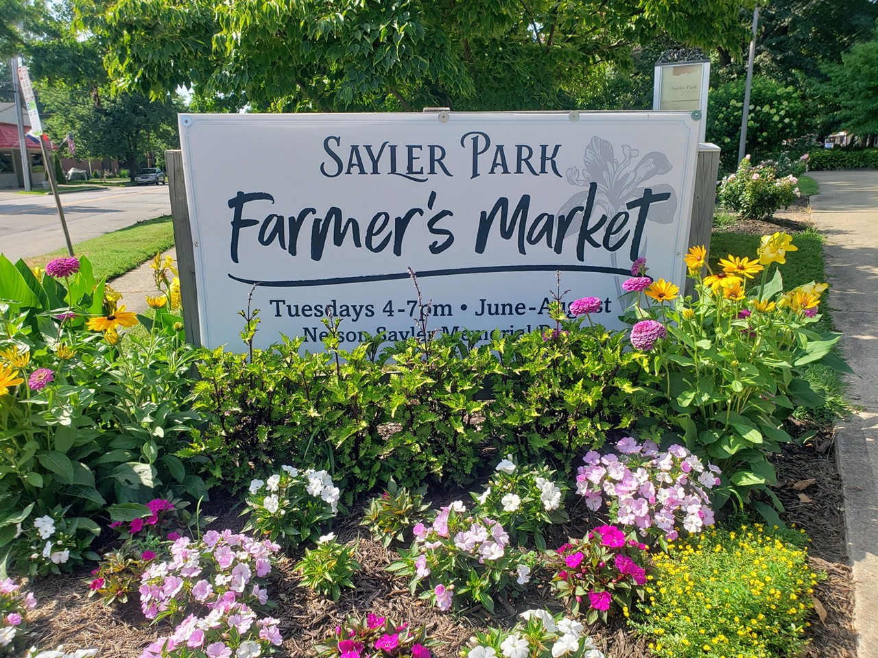 Sayler Park Farmers Market
​6600 Gracely Drive, Sayler Park
Tuesdays 4-7 p.m.
Enjoy live music from local musicians while you shop at the Sayler Park Farmers Market. The vendor lineup includes pet items, body care, candles, arts and crafts, tea and more.