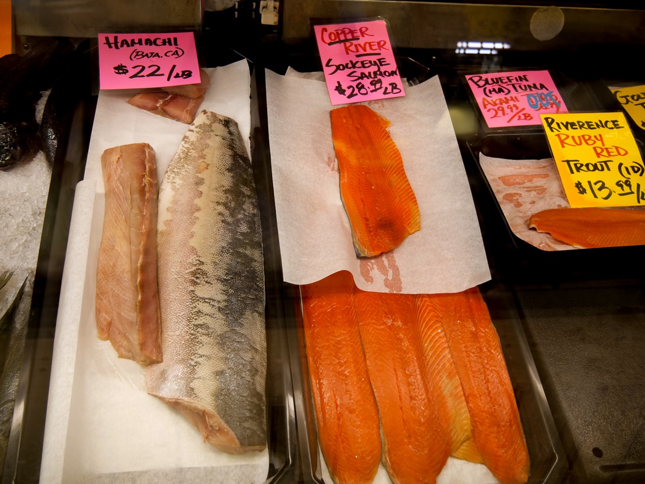 The shop also sells sashimi-grade seafood (meaning it can be eaten raw).