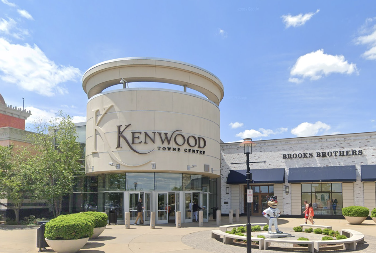 The Kenwood Mall the day before Christmas
A lot of husbands panic buying gifts for their wives.
