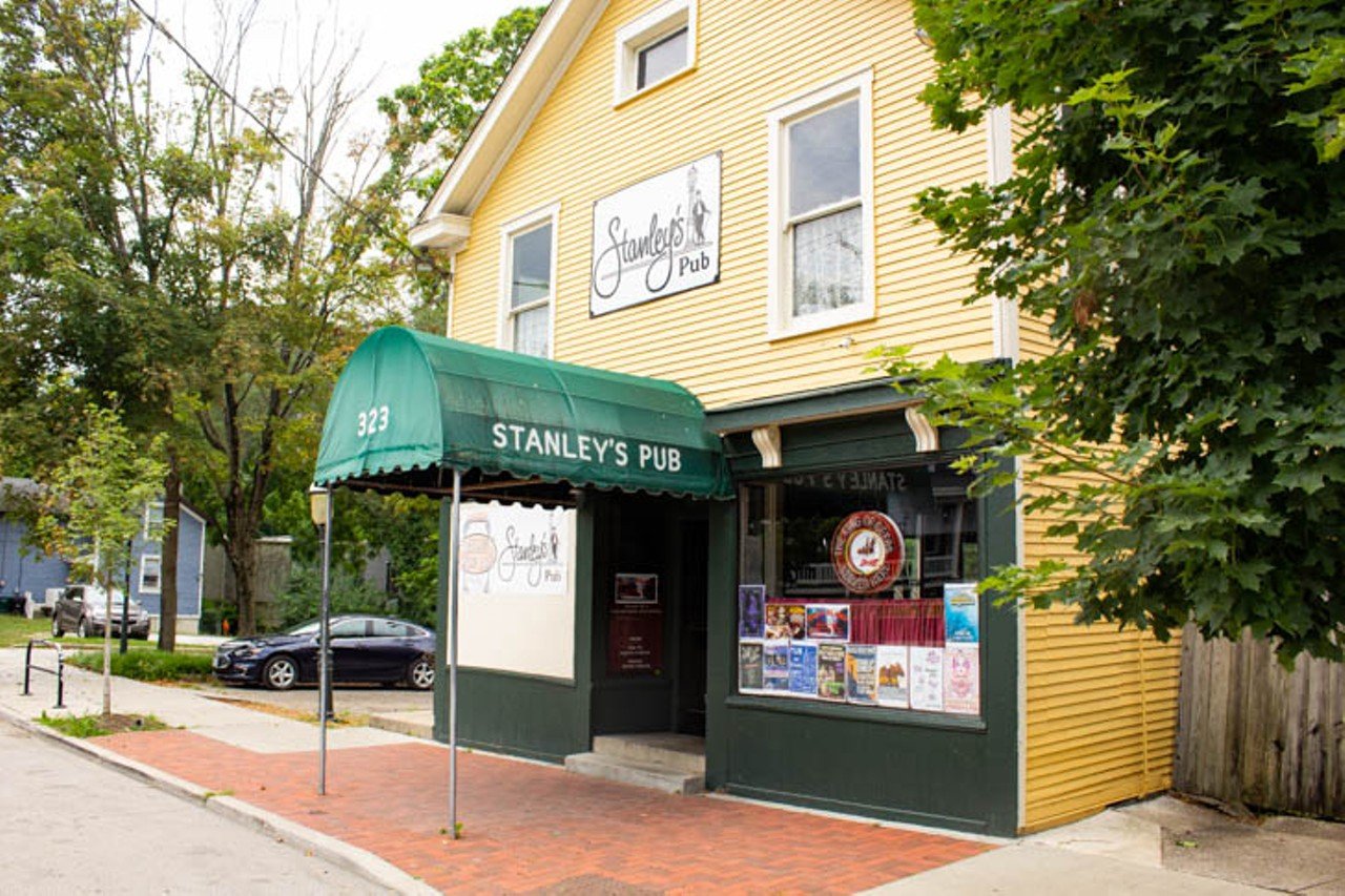 Stanley&#146;s Pub
323 Stanley Ave., Columbia Tusculum
A favorite spot for live, eclectic tunes along the river. Local and out-of-town bands with cheap drinks make Stanley&#146;s an area favorite.
Photo: Liz Davis
