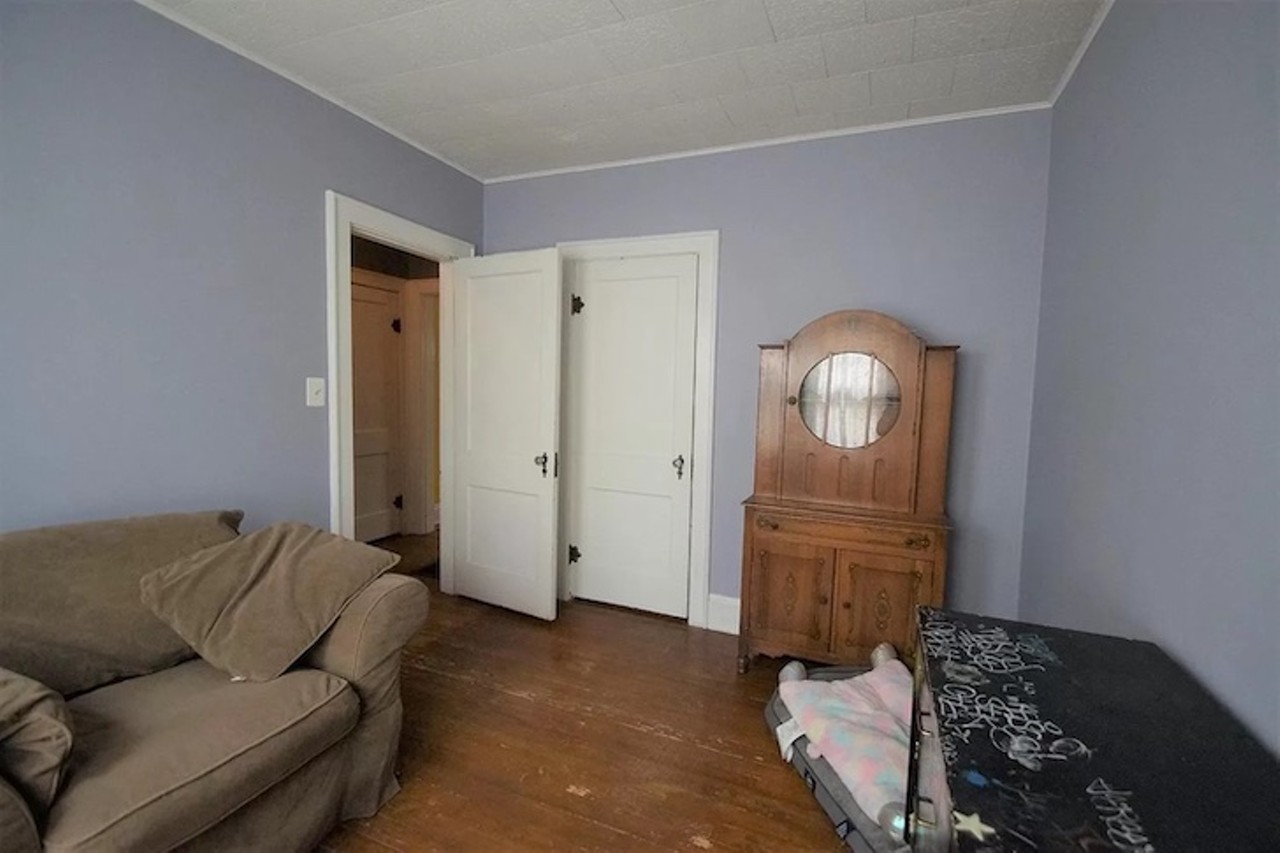 This Charming North College Hill Cottage with a Cute Retro Kitchen Is Only $125K