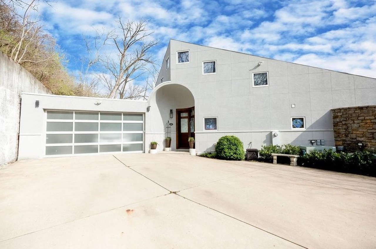 This Contemporary Walnut Hills Mansion Overlooking the Ohio River is for Sale for $1,075,000