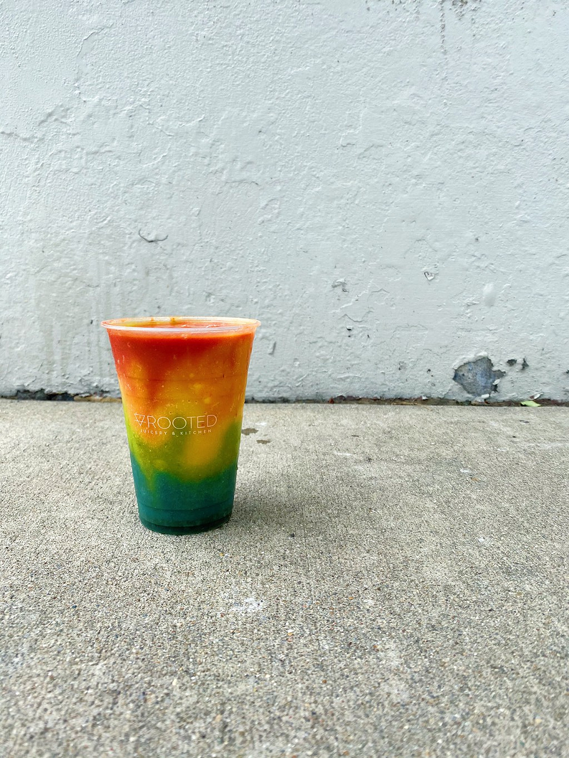 Rainbow smoothie - Photo: Rooted Juicery