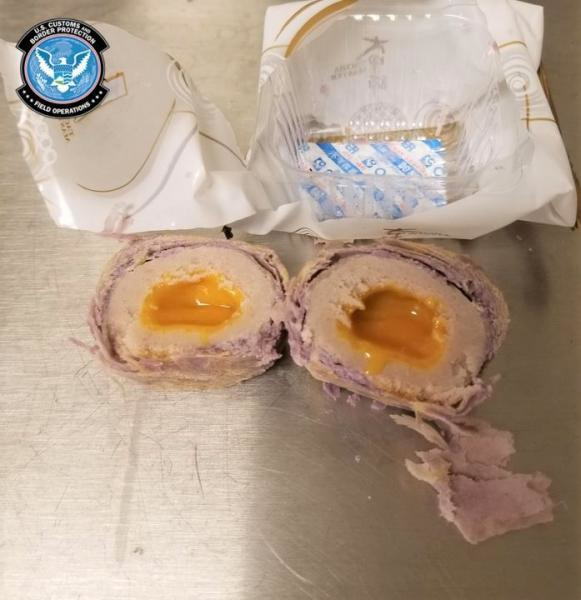 The illegal mooncakes - Photo: U.S. Customs and Border Patrol