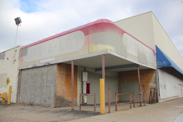 The former Save-A-Lot location at 4145 Apple St. in Northside - Nick Swartsell