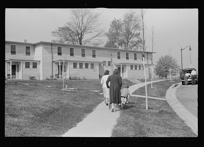Greenhills residents taking a stroll. 1938. - PHOTO: John Vachon; Retrieved from the Library of Congress
