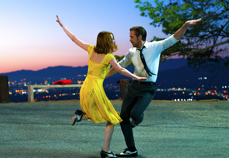 Emma Stone and Ryan Gosling sing and dance in "La La Land" - Photo: Dale Robinette