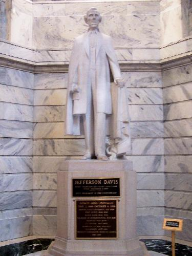 Large, white statue of slave-owner and Confederate President Jefferson Davis in the Kentucky Capitol Rotunda - Photo: J. Stephen Conn