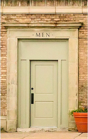The men's room door - Photo: instagram.com/among_the_lost/