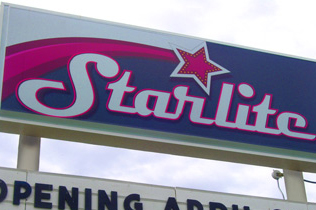 Starlite Drive-In sign - Photo: starlitedriveinohio.com