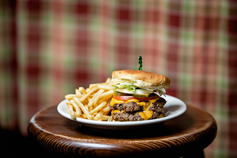Cheeseburger from Zip's Cafe - PHOTO: HAILEY BOLLINGER