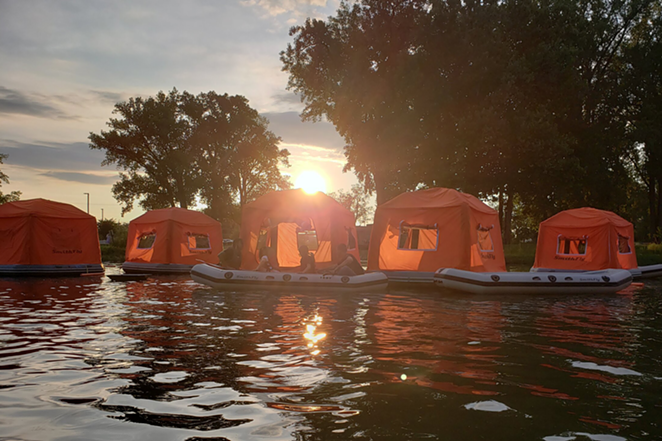 Floating tents on the Great Miami River - Photo: float-troy.com