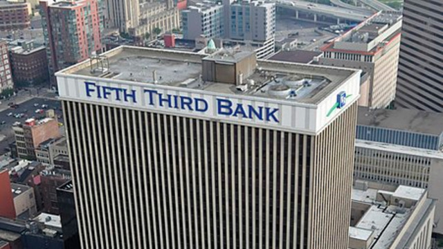 Fifth Third's Cincinnati headquarters - Photo: Wikipedia