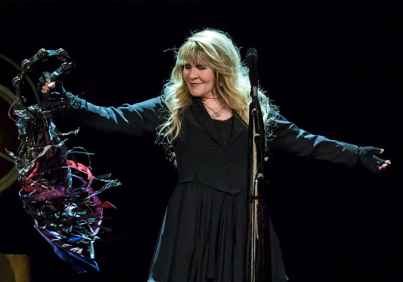 Stevie Nicks performs during a concert in 2017. - Photo: Ralph Arvesen, Wikimedia Commons
