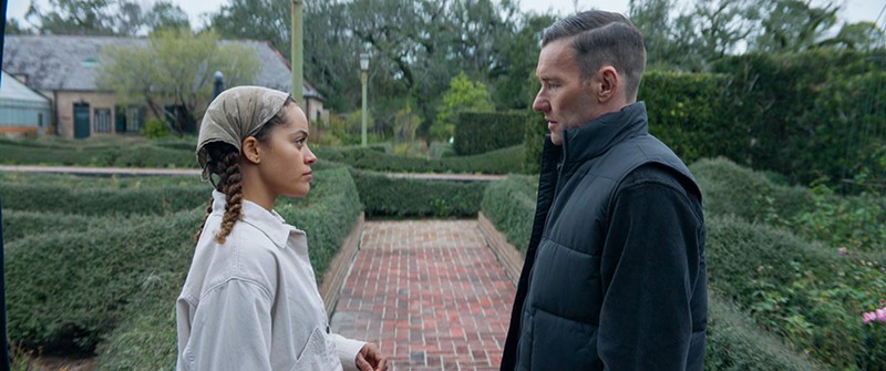 Mutual attraction proves a major complication for Maya (Quintessa Swindell) and Narvel (Joel Edgerton). - Photo: © 2022 MASTER GARDENER US LLC. Photo courtesy of Magnolia Pictures.