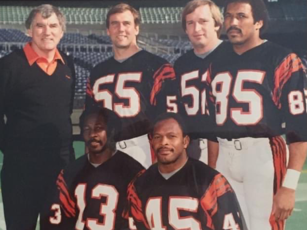 Bengals great Ken Riley enshrined in ceremony at Pro Football Hall of Fame  