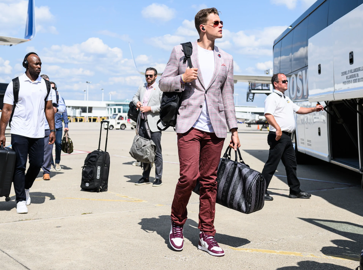 These Pics Prove That Joe Burrow Is Cincinnati's Most Fashionable Thirst  Trap, Cincinnati