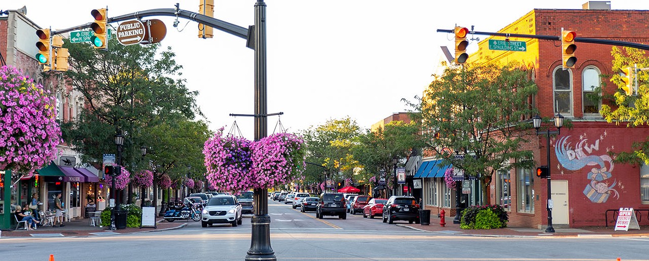 27 Charming Small Towns Within Driving Distance of Cincinnati That Are