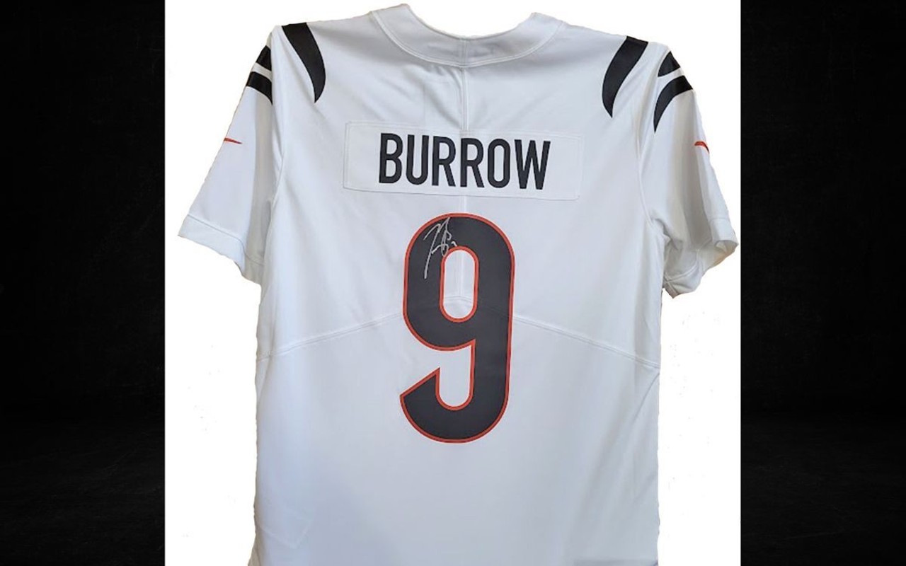 Signed Joe Burrow jersey