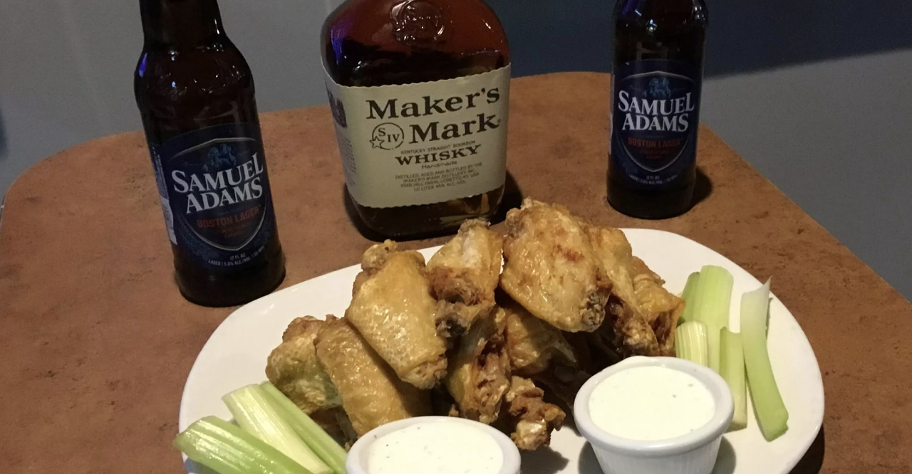 The Draft Bar & Grille: Nashville Hot Wings
​​7029 Yankee Road, Liberty Township
A perfect blend of seasonings with just the right amount of heat.